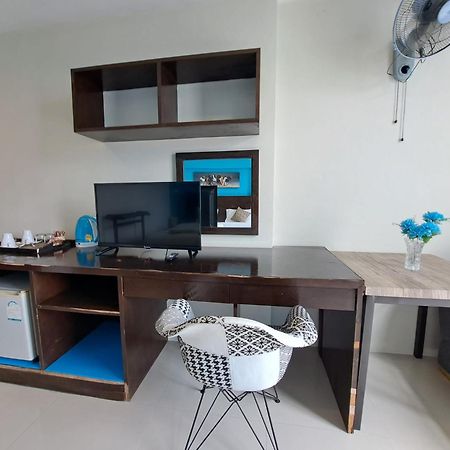 Baan Oui Guest House - Nai Harn Phuket ภายนอก รูปภาพ