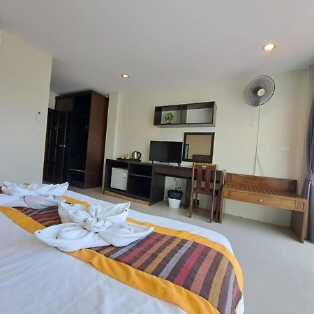 Baan Oui Guest House - Nai Harn Phuket ภายนอก รูปภาพ