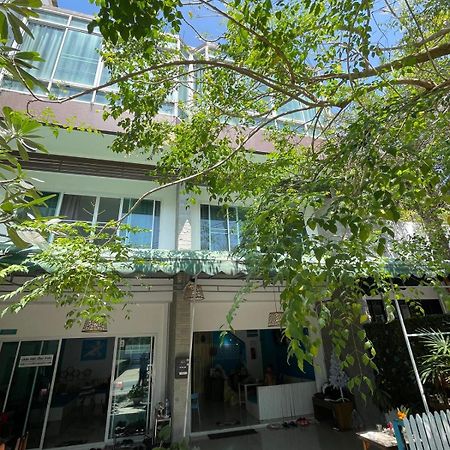 Baan Oui Guest House - Nai Harn Phuket ภายนอก รูปภาพ