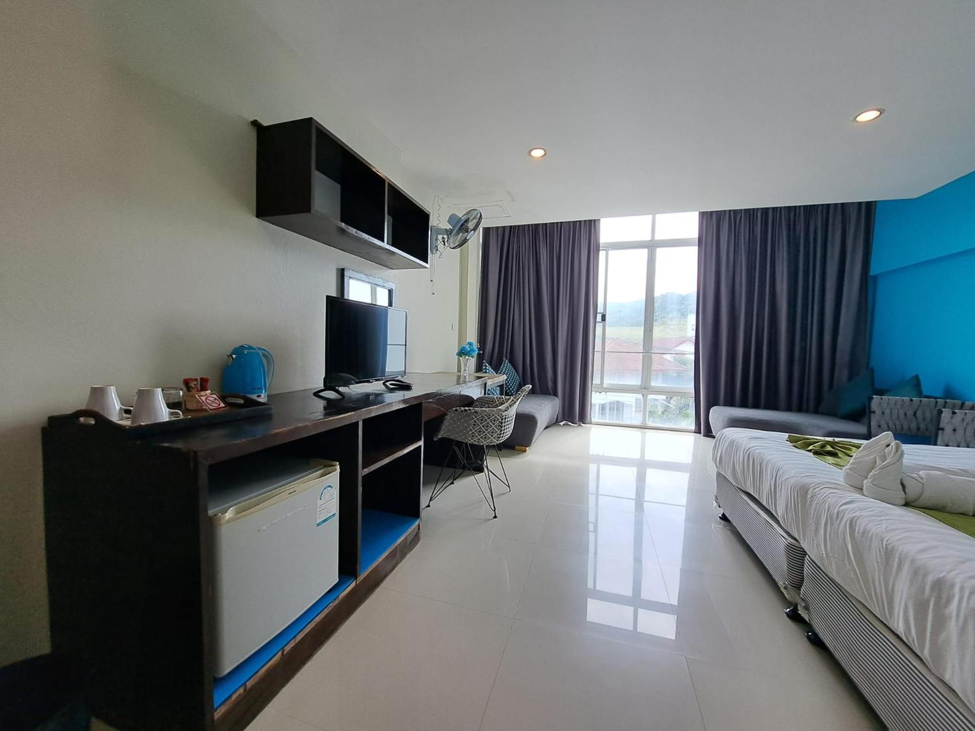Baan Oui Guest House - Nai Harn Phuket ภายนอก รูปภาพ