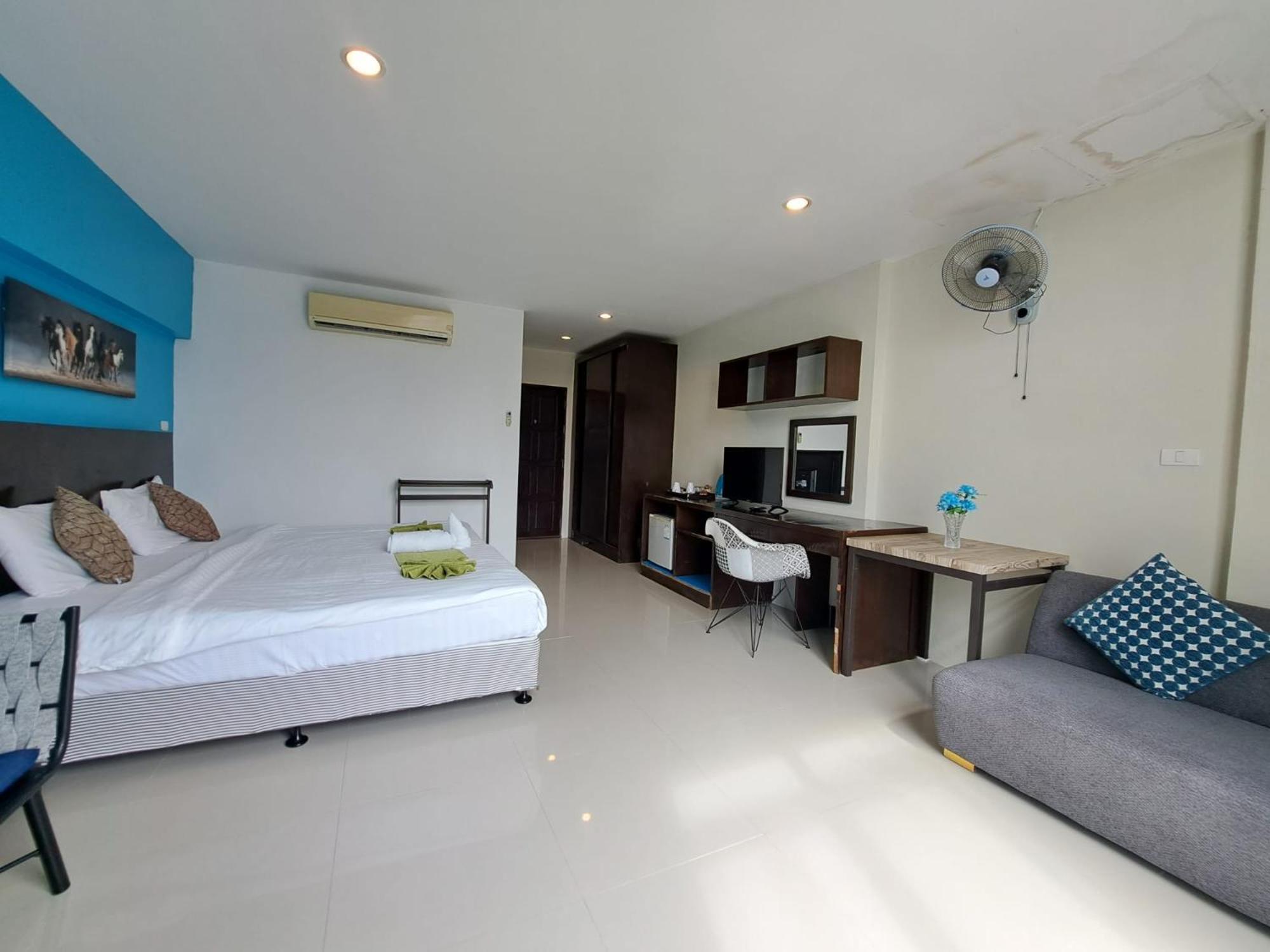 Baan Oui Guest House - Nai Harn Phuket ภายนอก รูปภาพ