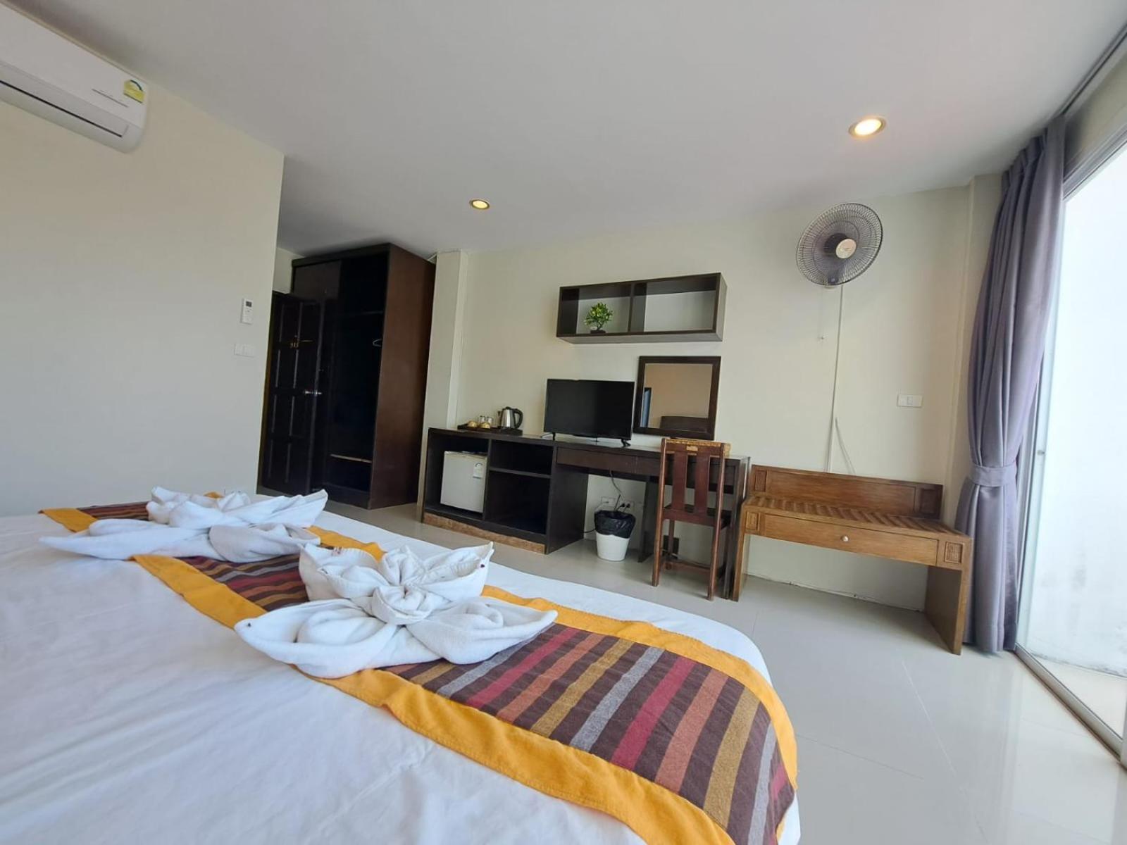 Baan Oui Guest House - Nai Harn Phuket ภายนอก รูปภาพ